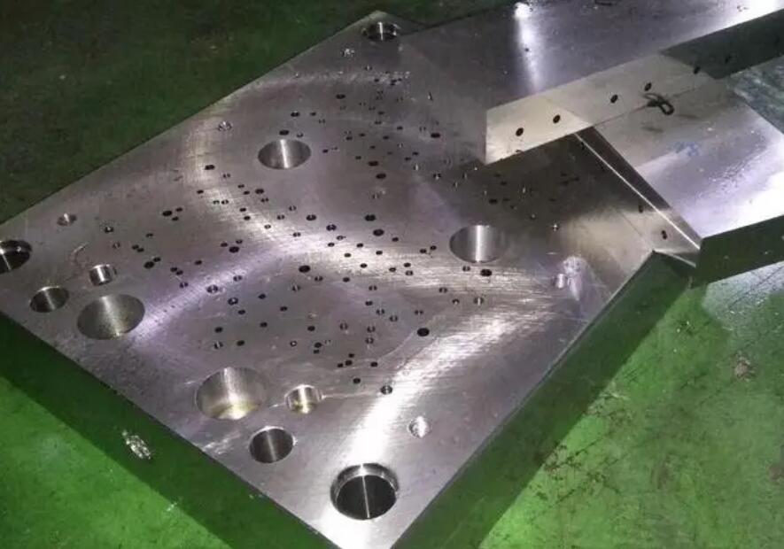 在生產(chǎn)中中心鉆的注意事項(xiàng)是哪些？